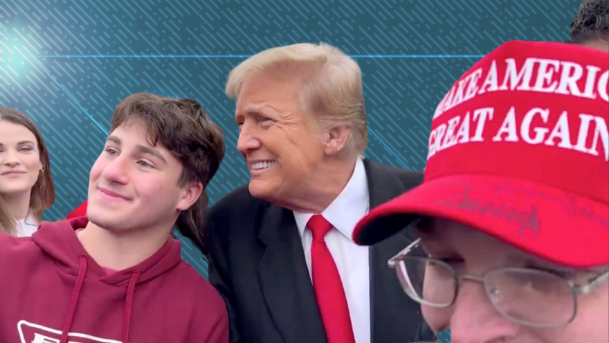 Trump Greeted By Cheering Crowd In New Hampshire